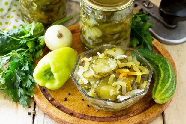 Jak się robi sałatkę szwedzką – prosty przepis, który musisz znać