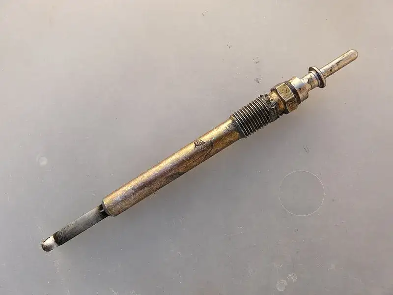 Objawy uszkodzonych świec żarowych w dieslu, które mogą zrujnować Twój silnik