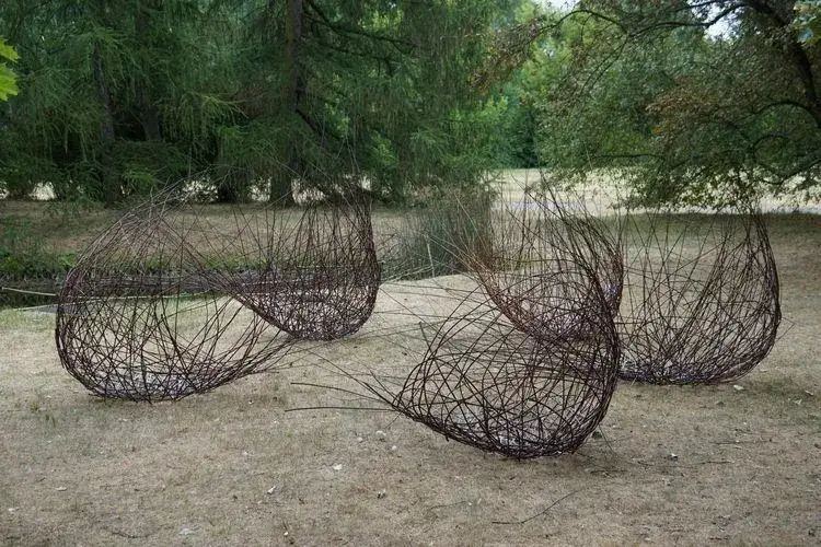 Rzeźby z wikliny do ogrodu - piękno i ekologia w Twoim ogrodzie