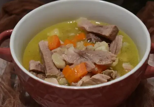 Golonka w zupie: Klasyczne przepisy na aromatyczny wywar