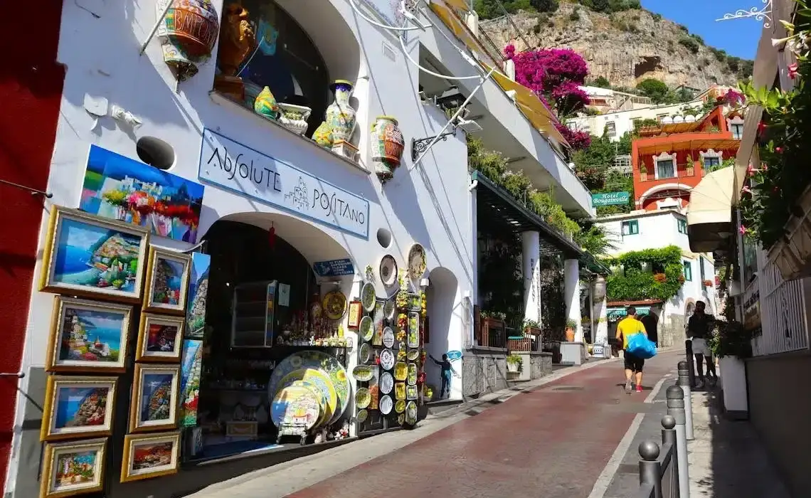 Pamiątki z Włoch: Jak wybrać autentyczne smaki i rzemiosło?