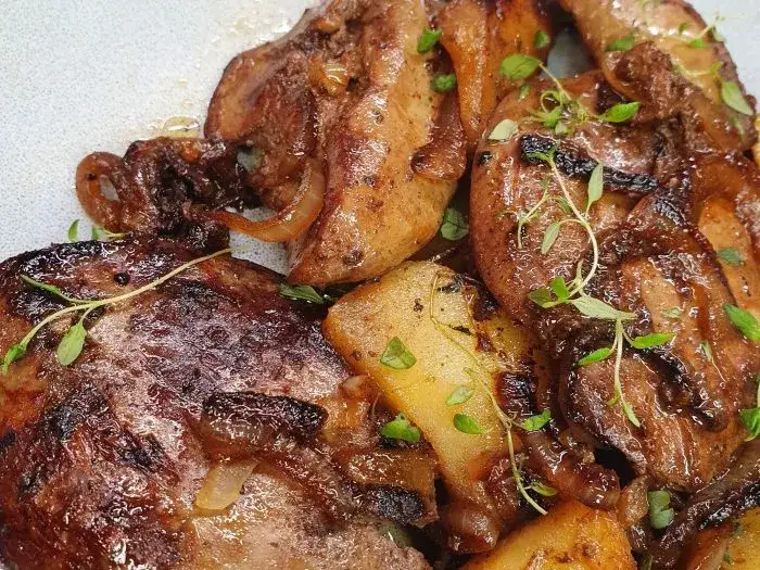 Jak usmażyć wątróbkę z indyka, by była soczysta i aromatyczna