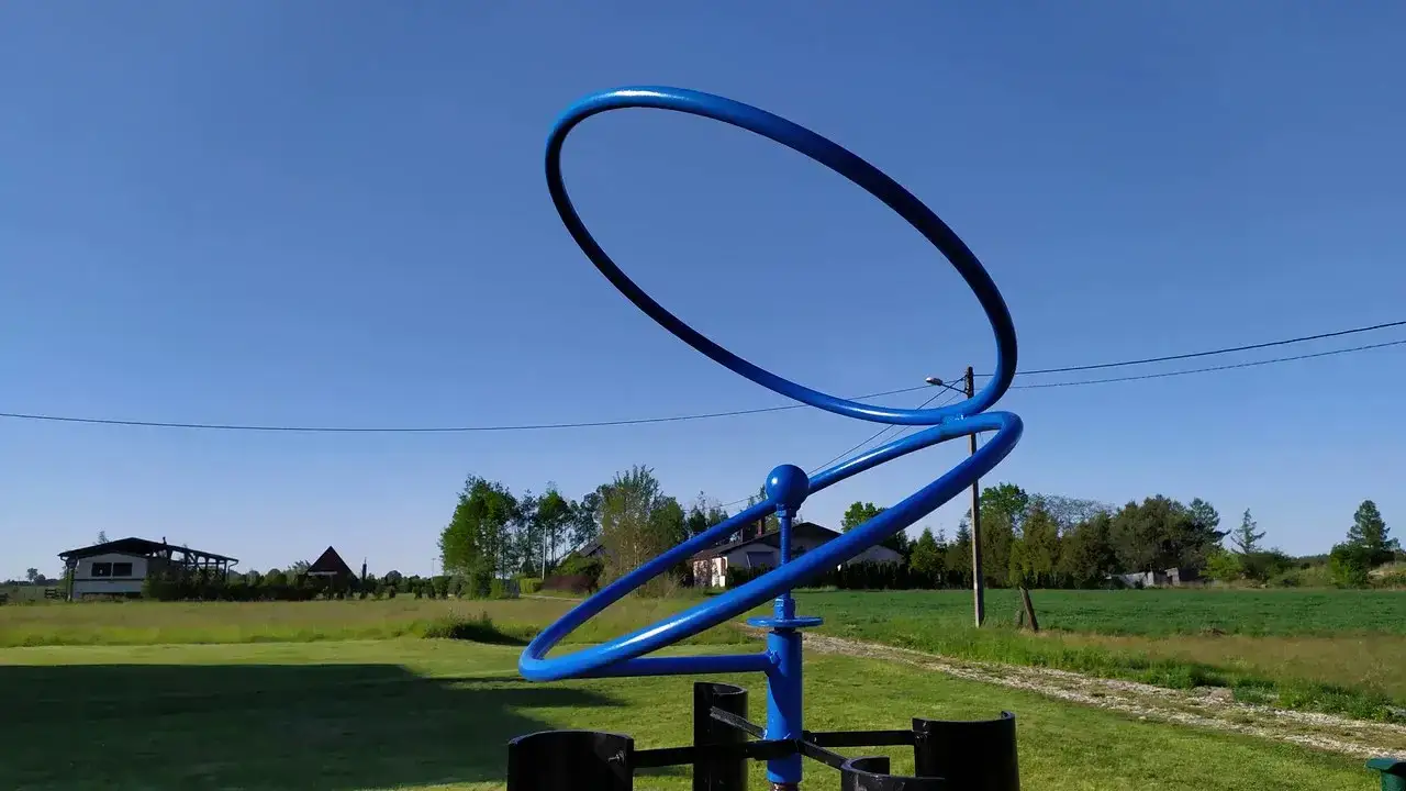 Ruchoma rzeźba: jak ożywić przestrzeń sztuką i emocjami