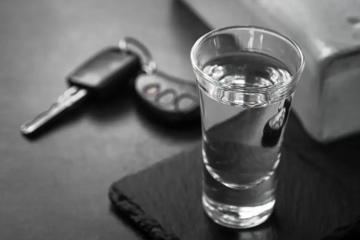 Artykuł 87 paragraf 1 kodeksu wykroczeń: konsekwencje jazdy po alkoholu