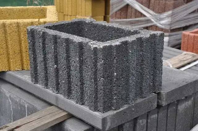 Jaki beton na donice ogrodowa - wybierz trwały i estetyczny materiał