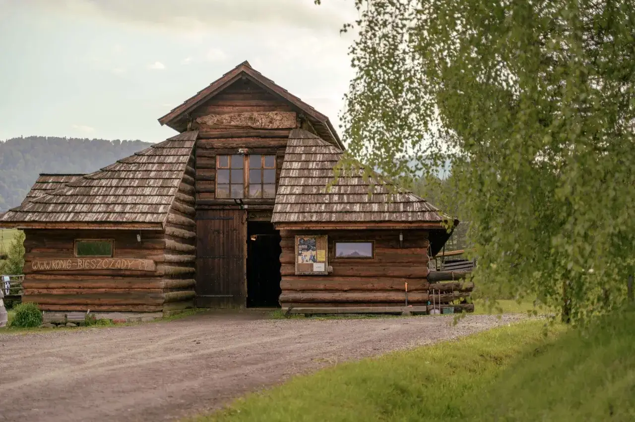 Stadnina Trohaniec - Idealne miejsce na jazdę konną w Bieszczadach