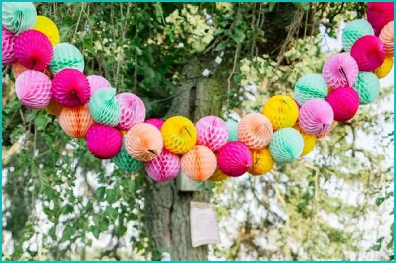 Rozłóż pompony z bibuły idealnie! Uniknij wpadek, stwórz dekoracje