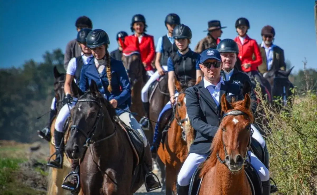 Hubertus jeździectwo: tradycja, emocje i przygotowania do wydarzenia