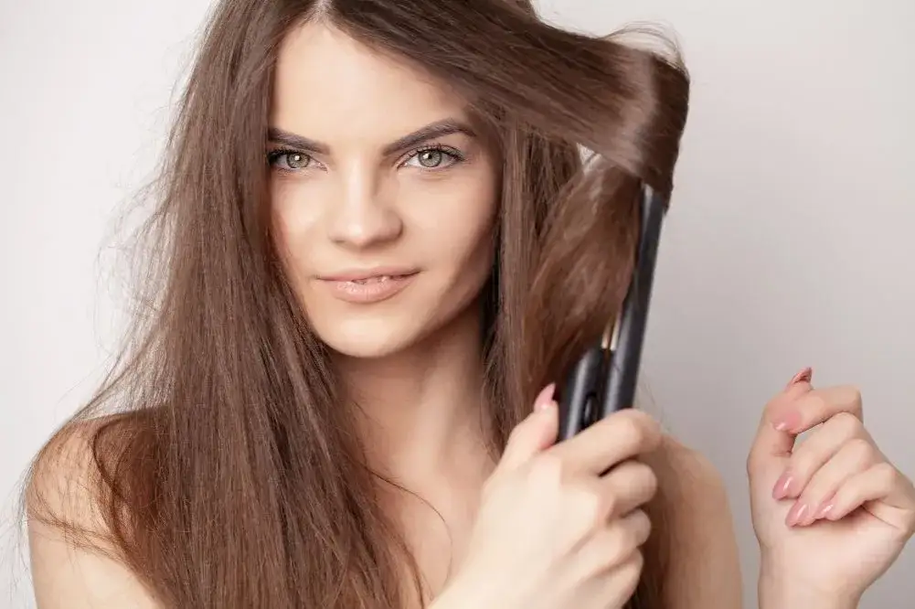 Jak zrobic grzywke prostownica - proste triki na idealny efekt