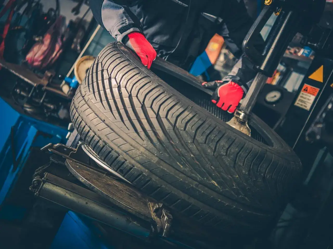 Ile waży opona od ciężarówki? Zaskakujące różnice w wagach!