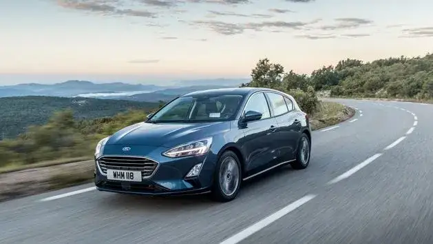 Pojemność baku Ford Focus (MK1-MK4). Ile naprawdę mieści?
