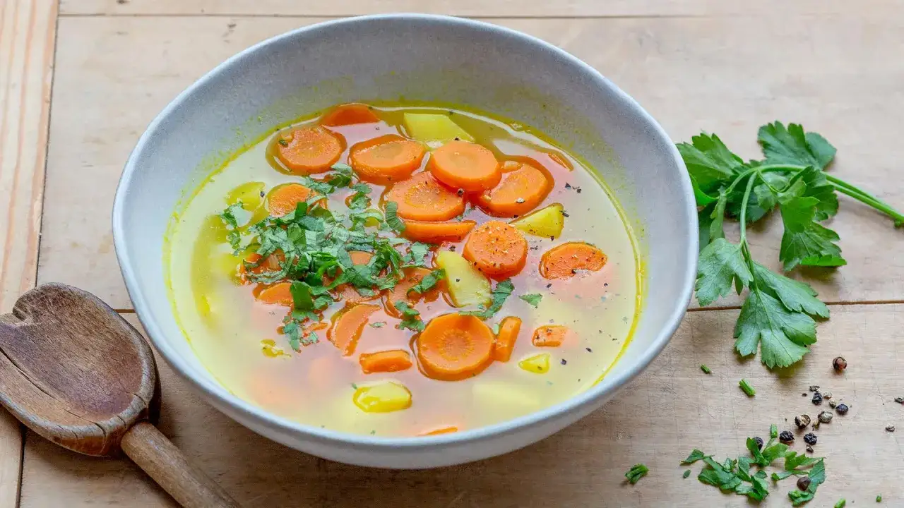 Möhren-Kartoffel-Suppe: Cremig, schnell & gelingsicher selbst kochen