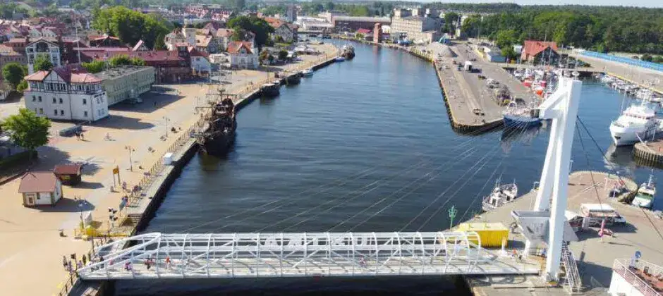 Jak dojechać z Łodzi do Ustki? Sprawdź najlepsze opcje podróży