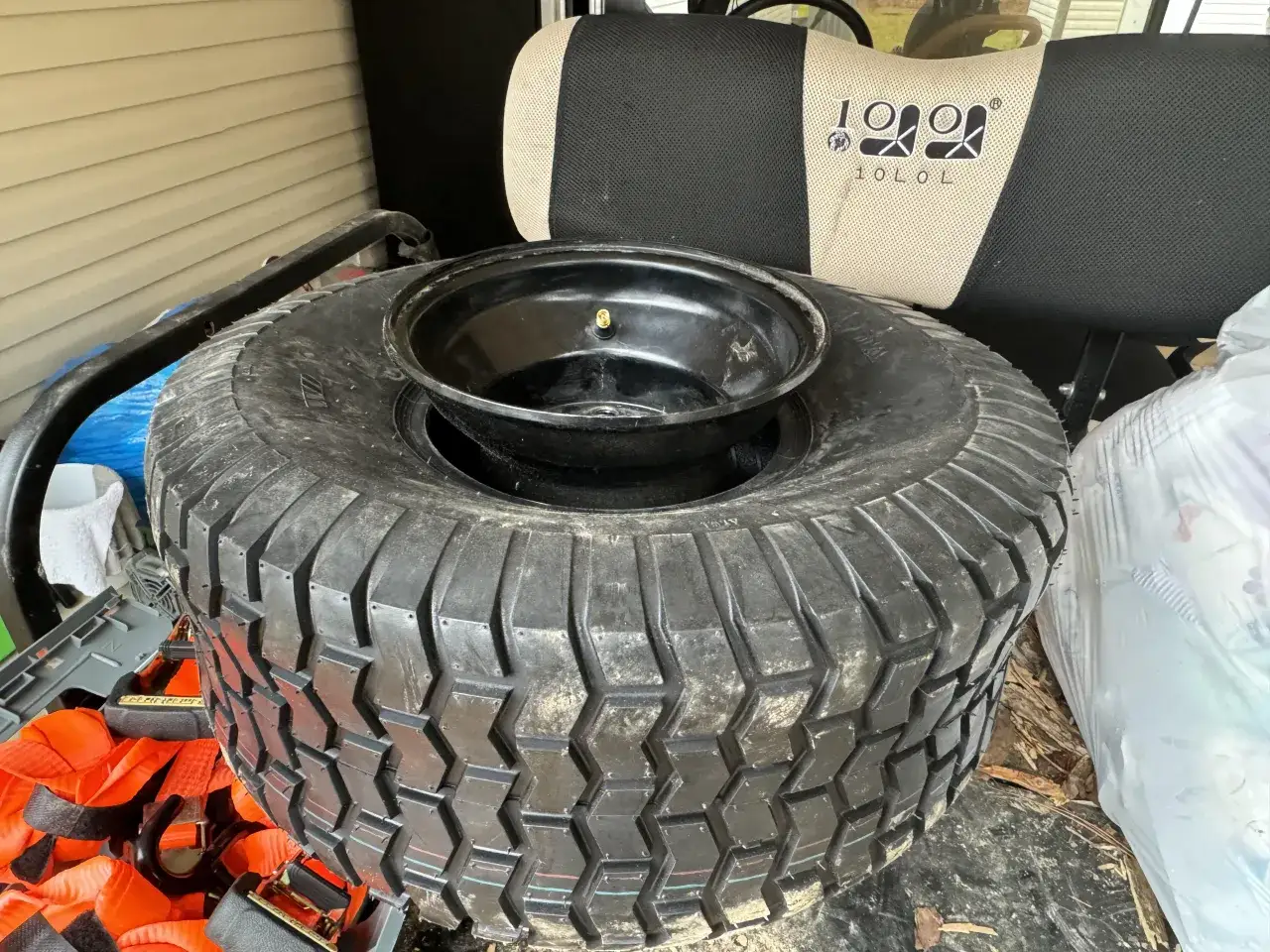 Demontaż koła kosiarki: Zrób to sam! Zapieczone? Mamy rozwiązanie