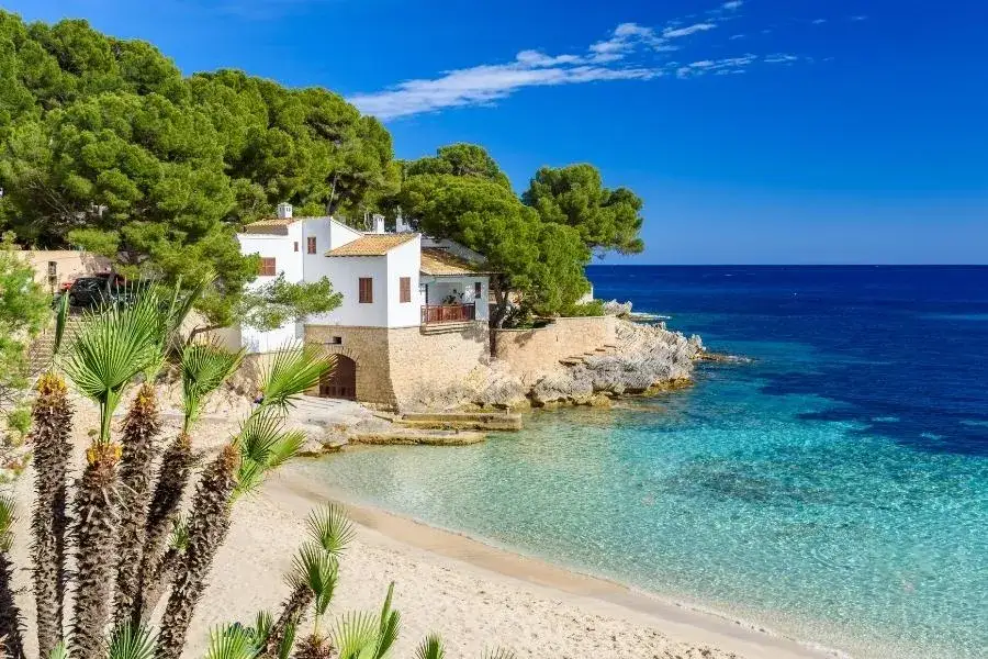 Majorka nad jakim morzem? Odkryj piękno Morza Śródziemnego