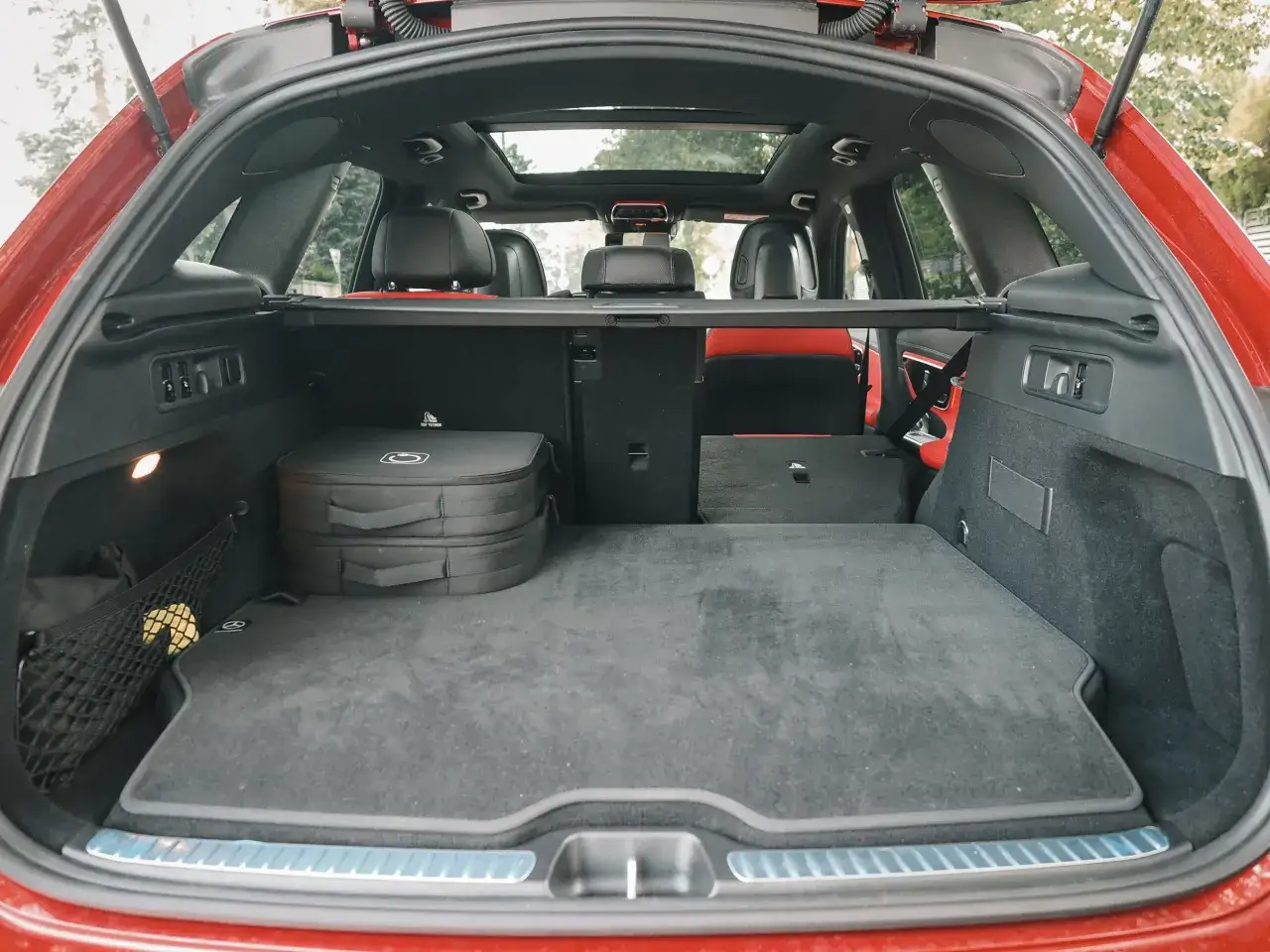 Mercedes GLC: Benzyna, Diesel czy Hybryda? Wybierz idealny silnik.