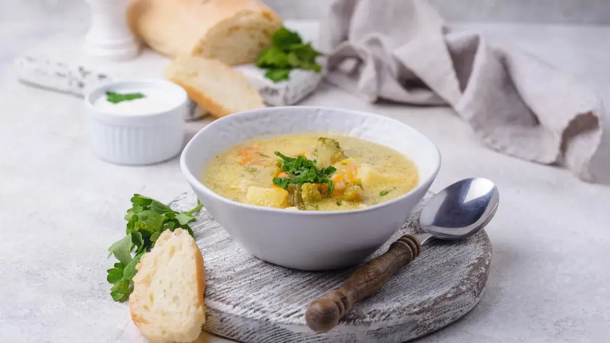 Zupa kalafiorowa: Jak przyprawić, by nigdy nie była mdła?