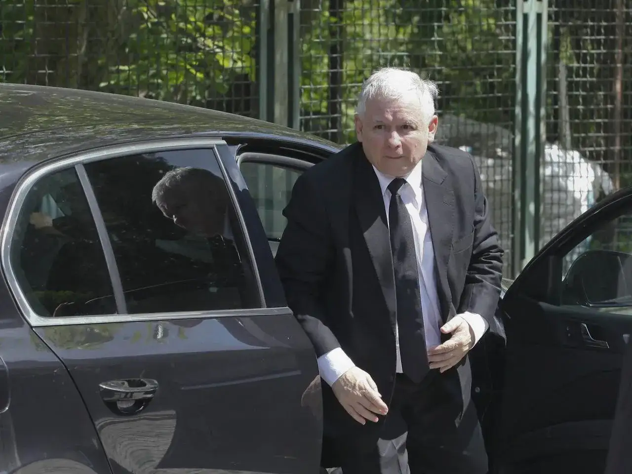 Czym jeździ Kaczyński? Zaskakujące szczegóły o jego samochodzie