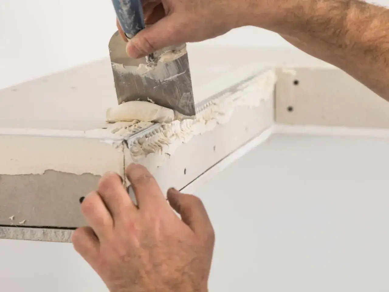 Perfekcyjny montaż narożników elewacyjnych? Uniknij 4 błędów!