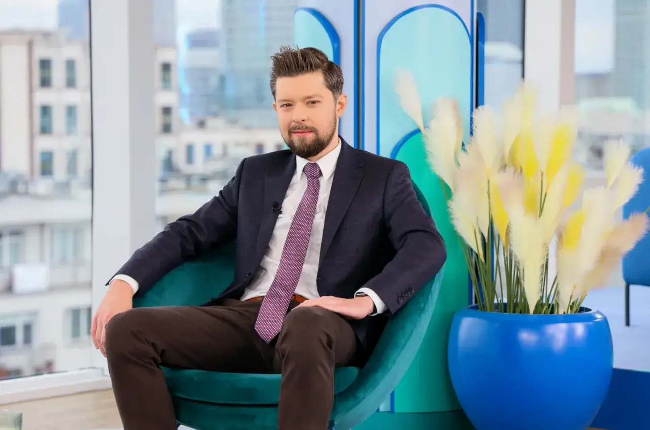 Remigiusz Mróz ile książek rocznie – zaskakująca liczba publikacji