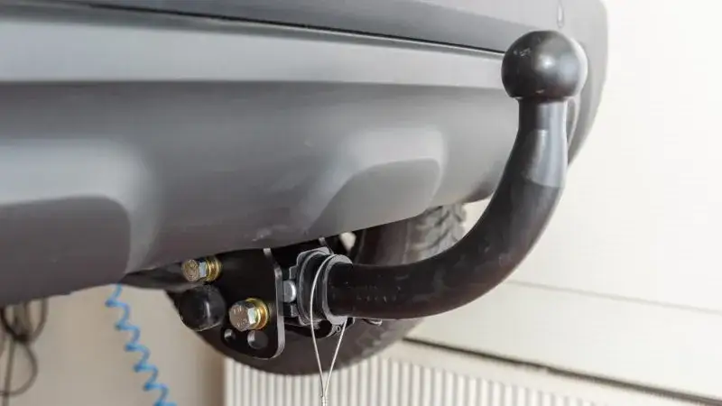 Jak wybrać hak do samochodu - porady, rodzaje i bezpieczeństwo