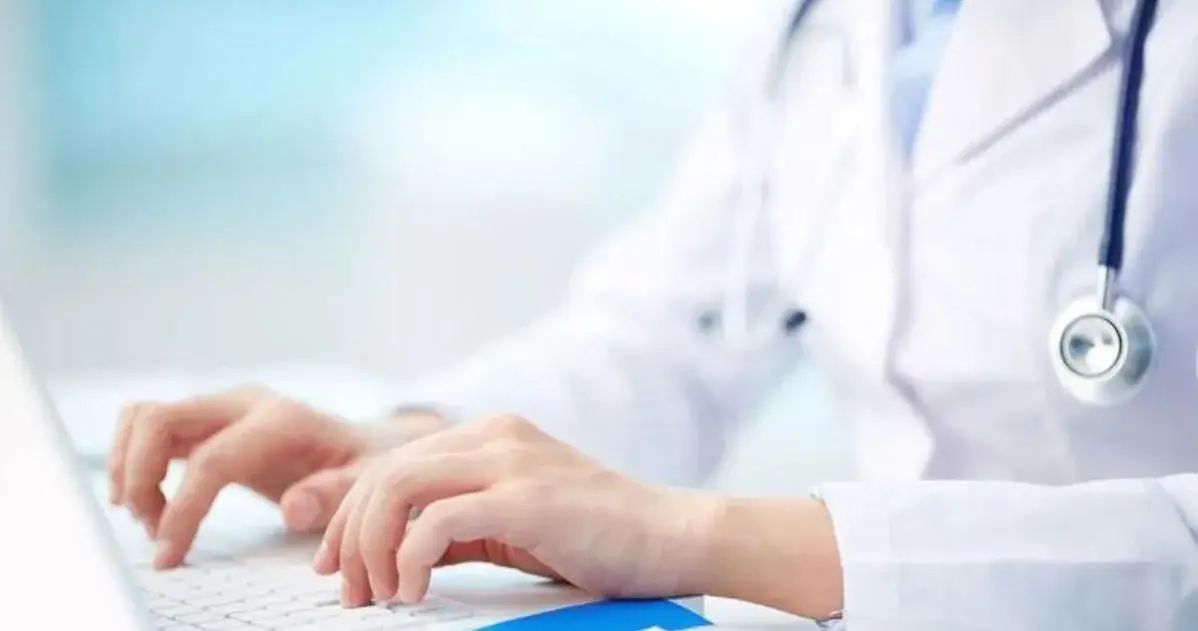 Czy lekarz NFZ widzi wizyty prywatne? Sprawdź, co musisz wiedzieć