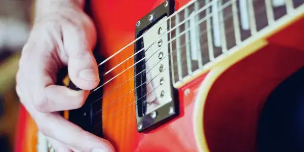 Jakie firmy struny do gitary elektrycznej? Wybierz najlepsze!