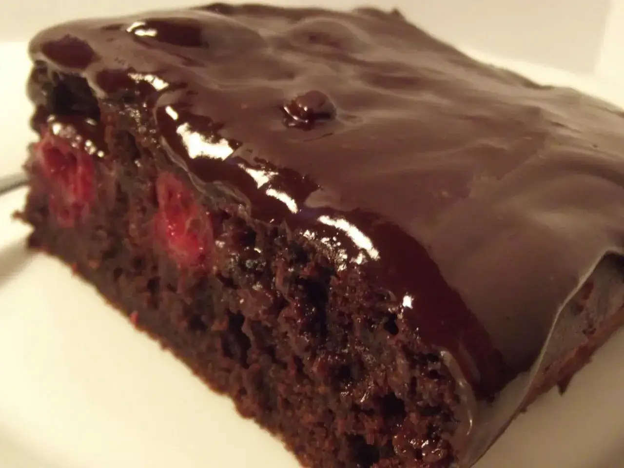 Jak uratować suche ciasto czekoladowe i przywrócić mu wilgotność