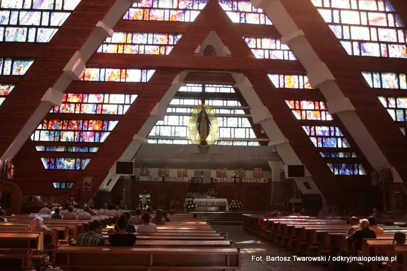 Sanktuarium na Olczy: historia, architektura i wydarzenia, które zachwycają