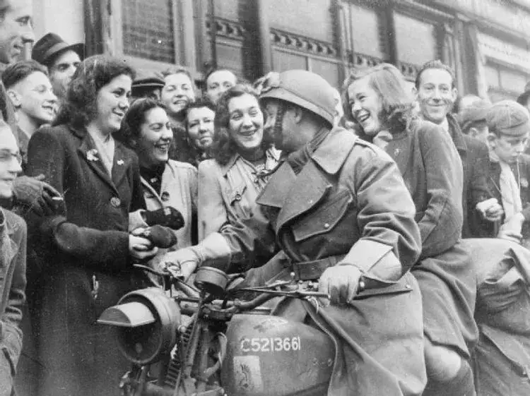 Generał Maczek i jego kluczowa rola w wyzwoleniu Bredy