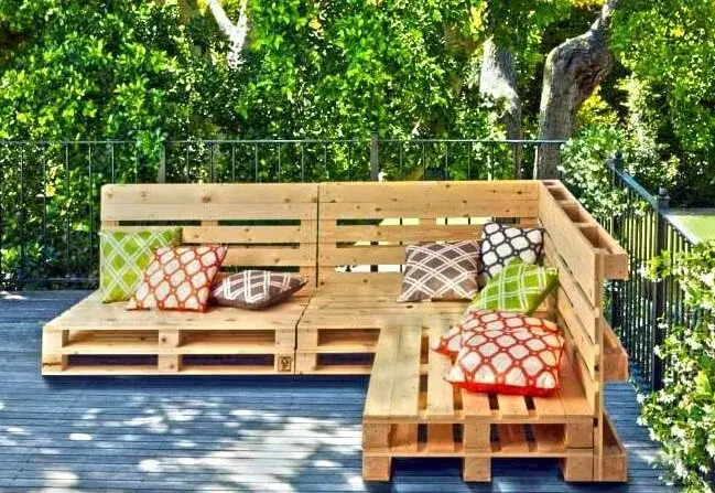 Meble Ogrodowe DIY: Stwórz Własne Piękne Meble Krok po Kroku