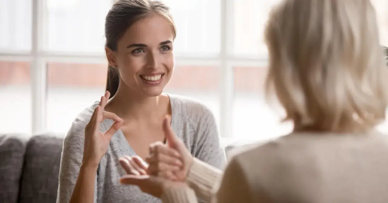 Wyzwania osób niesłyszących: Jak przełamać mur ciszy?