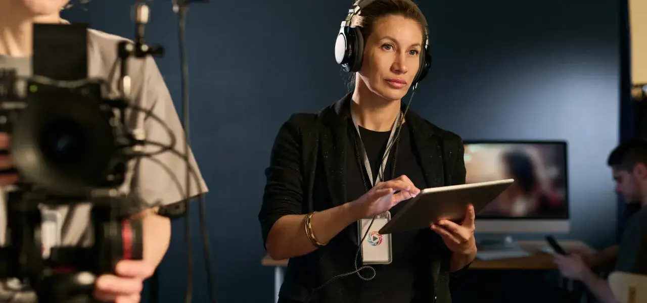 Rola reżysera filmowego: kluczowe umiejętności i ścieżki kariery