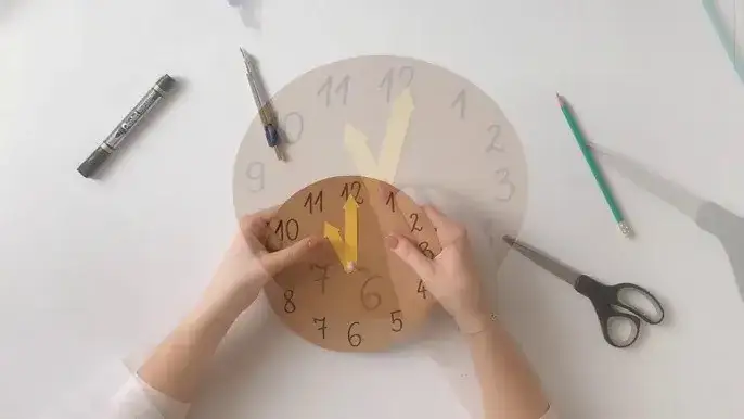 Jak zrobić zegar z papieru dla dziecka - kreatywny projekt, który uczy czasu