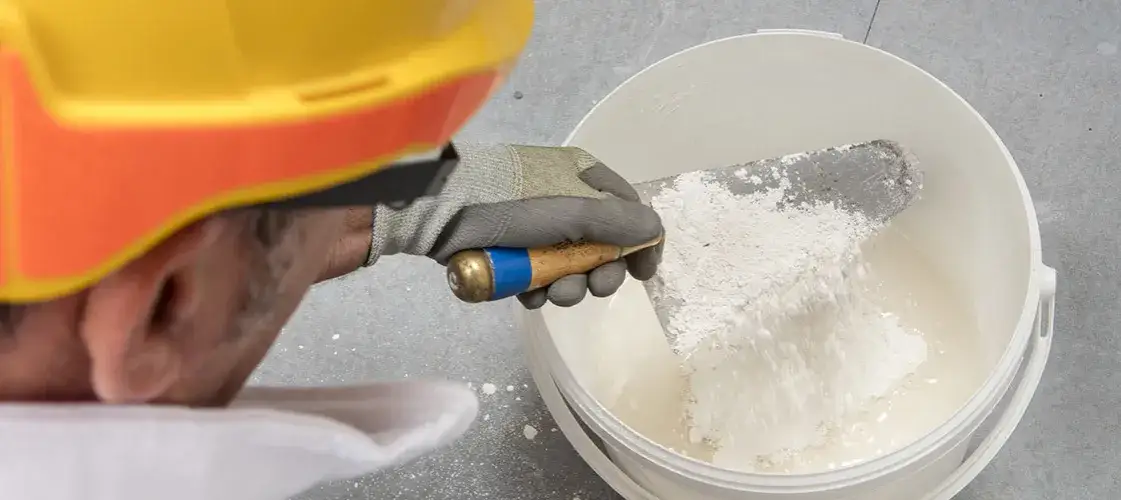 Czy gips jest szkodliwy? Odkryj zagrożenia i bezpieczne zastosowanie