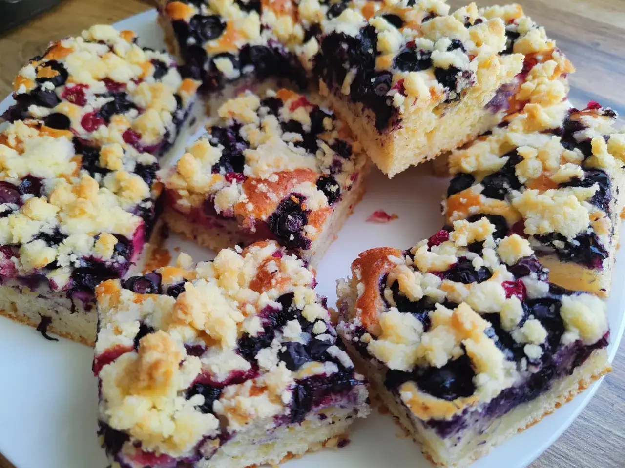 Ciasto z owocami bez jajek - Zdrowe ciasto z mąki kukurydzianej i owocami