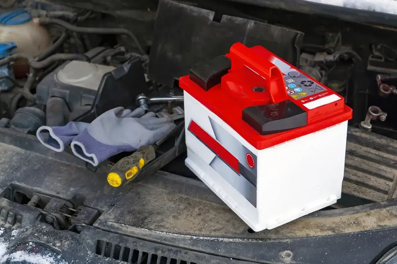 Rozładowany akumulator przez alternator? Odkryj cichego złodzieja!