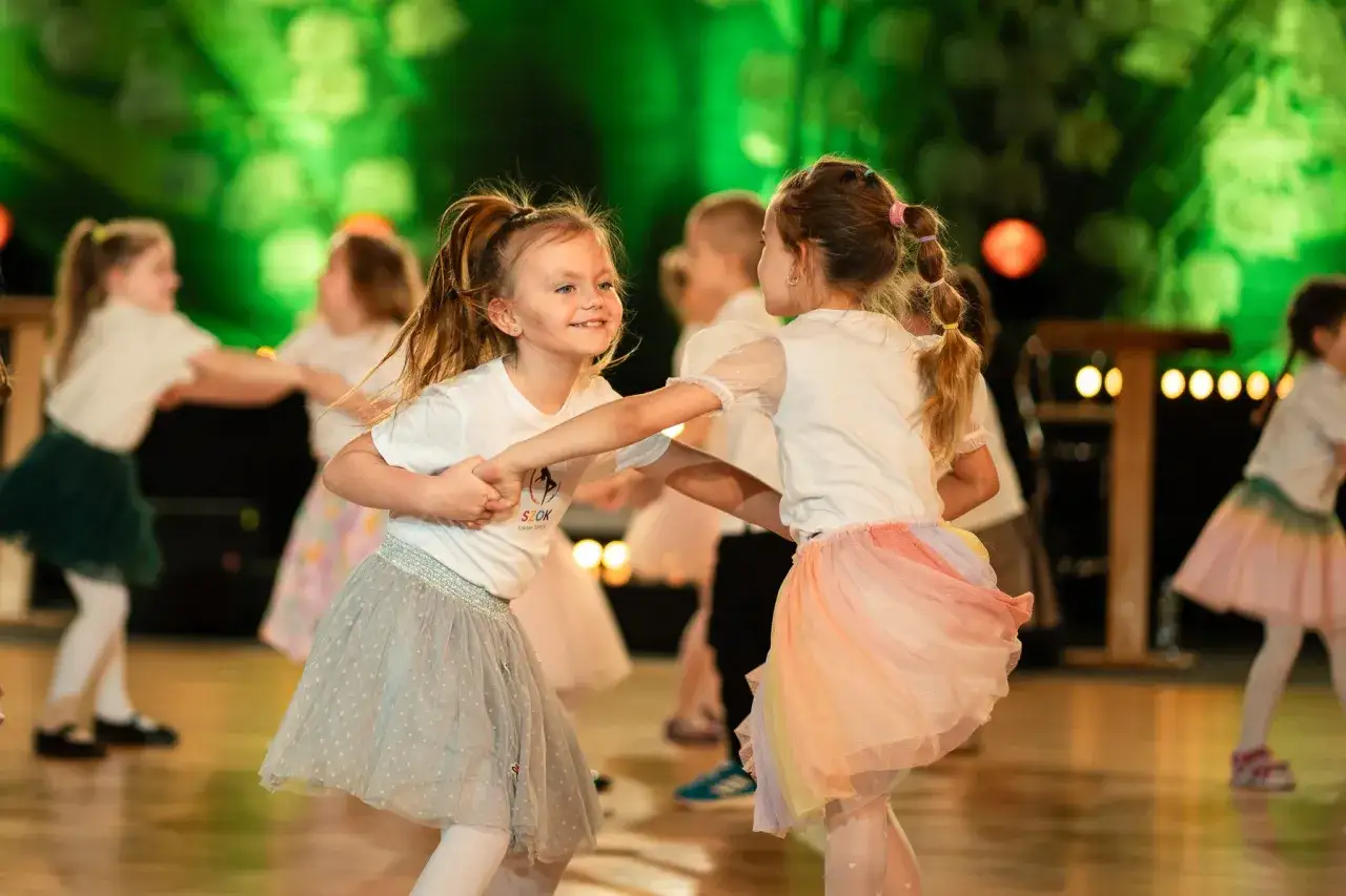 Zajęcia taneczne z dziećmi: Wybór, koszty, rozwój. Czy warto?