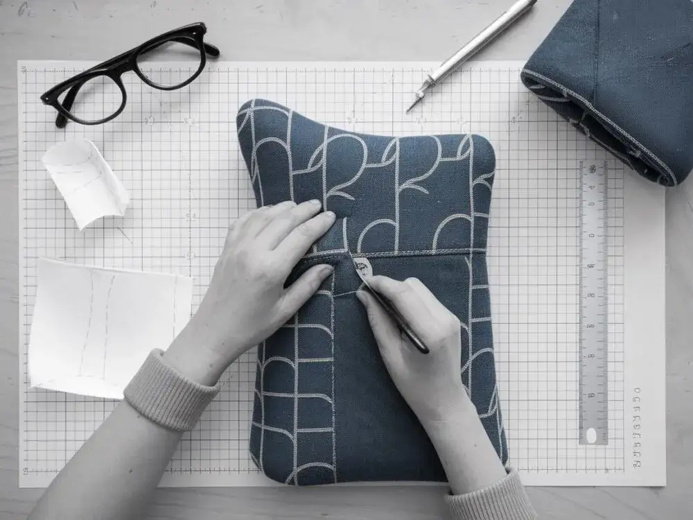 Pokrowiec na krzesło z gumką: Uszyj idealny! Poradnik DIY