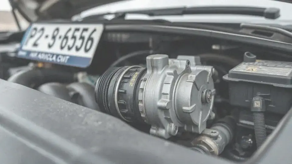 Ile oleju do klimatyzacji po wymianie chłodnicy? Uniknij kosztownych błędów