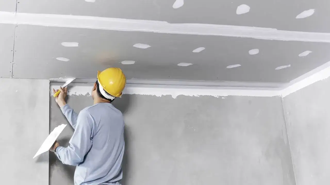Jak wyciszyć sufit w bloku - skuteczne metody na hałas z góry