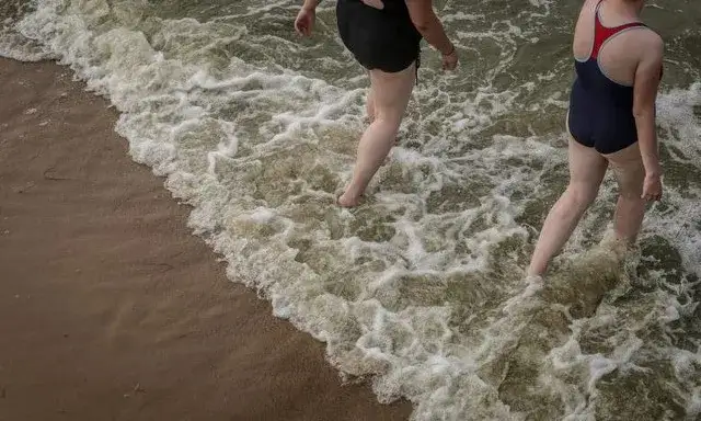 Czy w Kołobrzegu są sinice? Sprawdź, gdzie nie można się kąpać