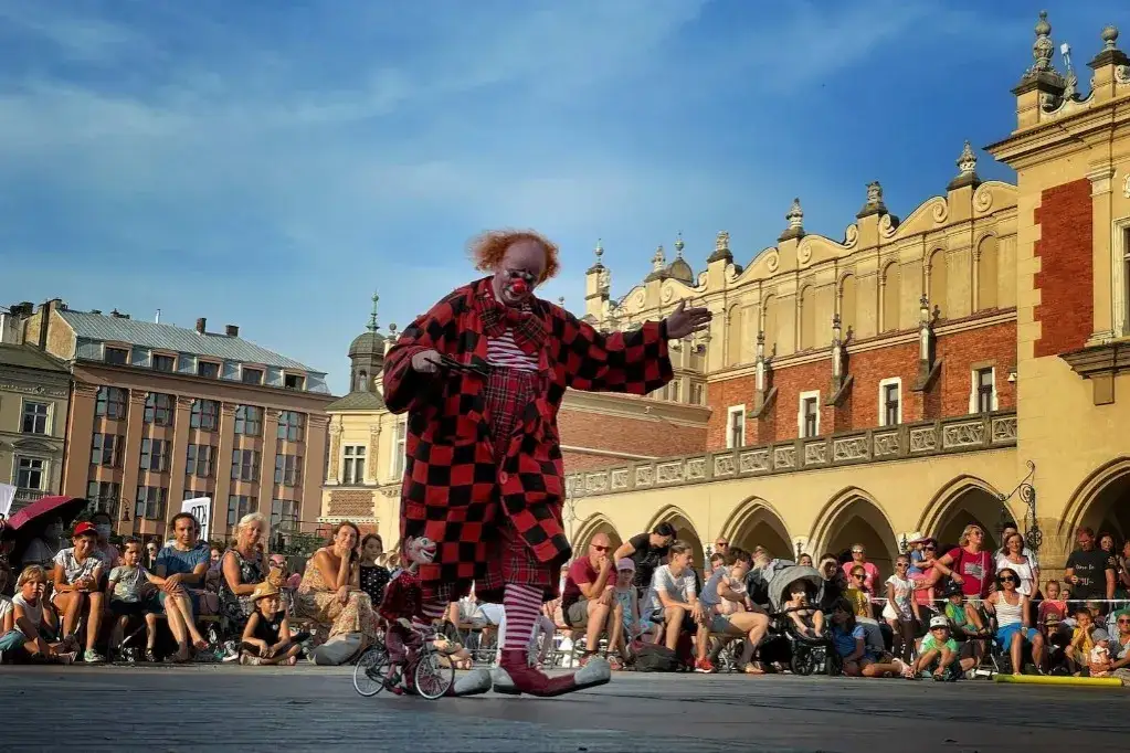 Teatr Pinezka – historia, spektakle i wyjątkowy styl ulicznego teatru