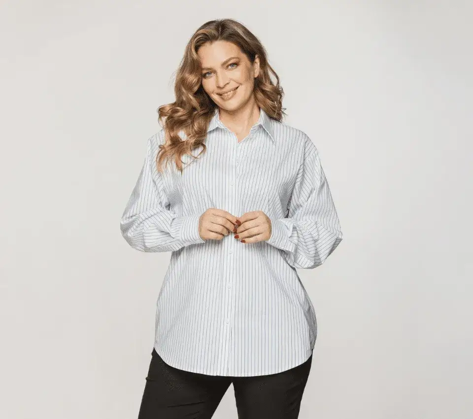 Jak nosić białą koszulę oversize, aby wyglądać stylowo i modnie