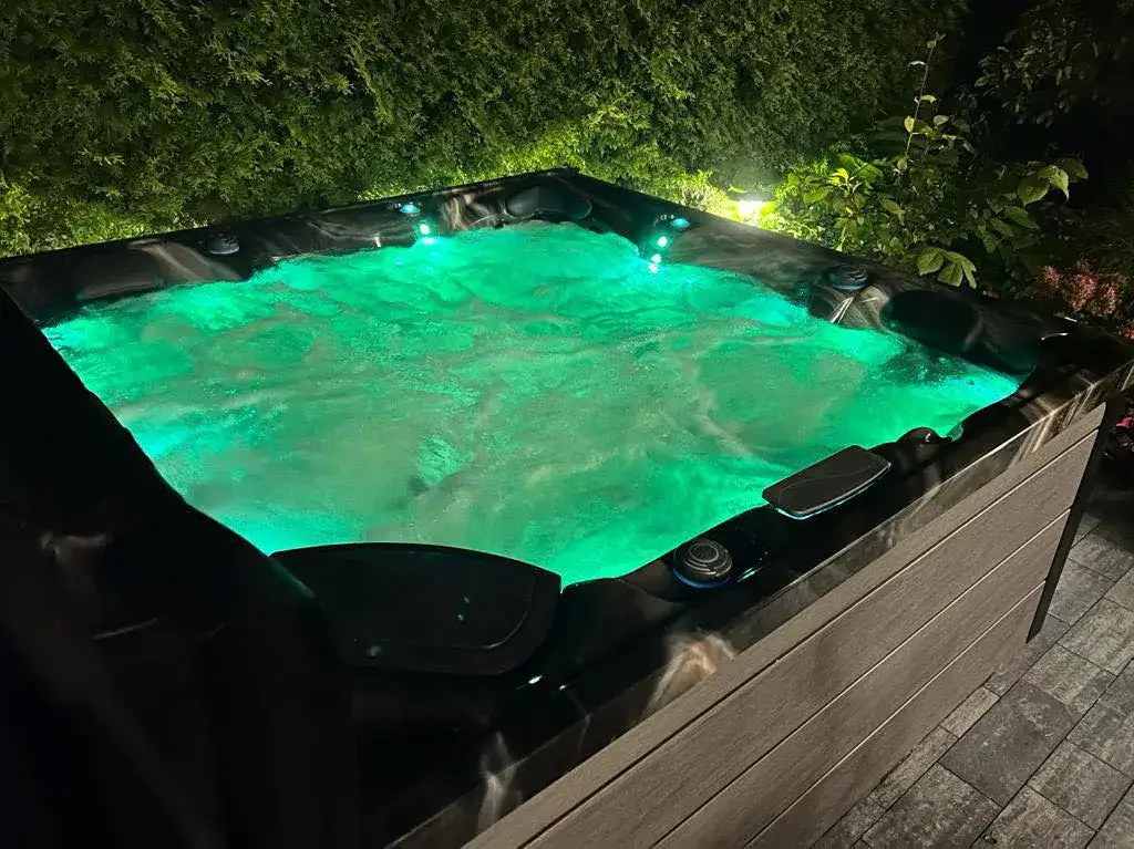 Jak się pisze dżakuzi? Poznaj poprawną pisownię i zasady