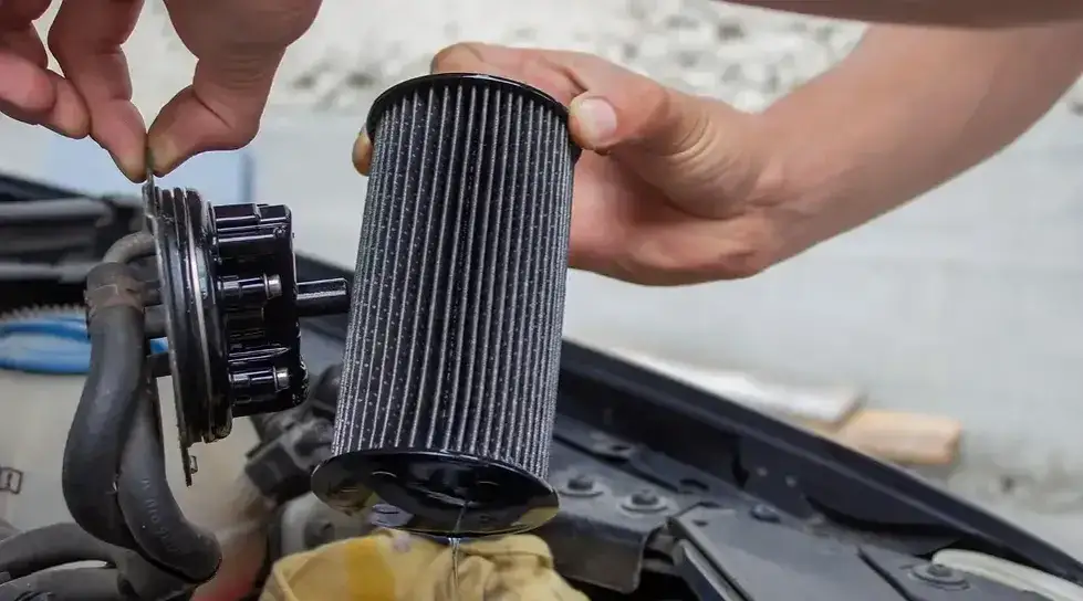 Czy wymieniać filtr paliwa w benzynie? Uniknij drogich awarii!