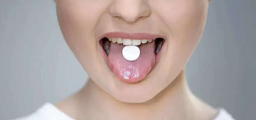 Antybiotyk na zapalenie jamy ustnej? Kiedy tak, a kiedy nie!