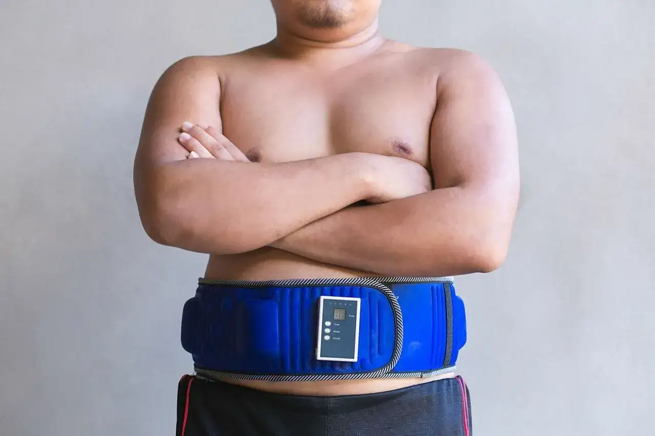 Męska bielizna wyszczuplająca: Jak wybrać i czy warto? Poradnik