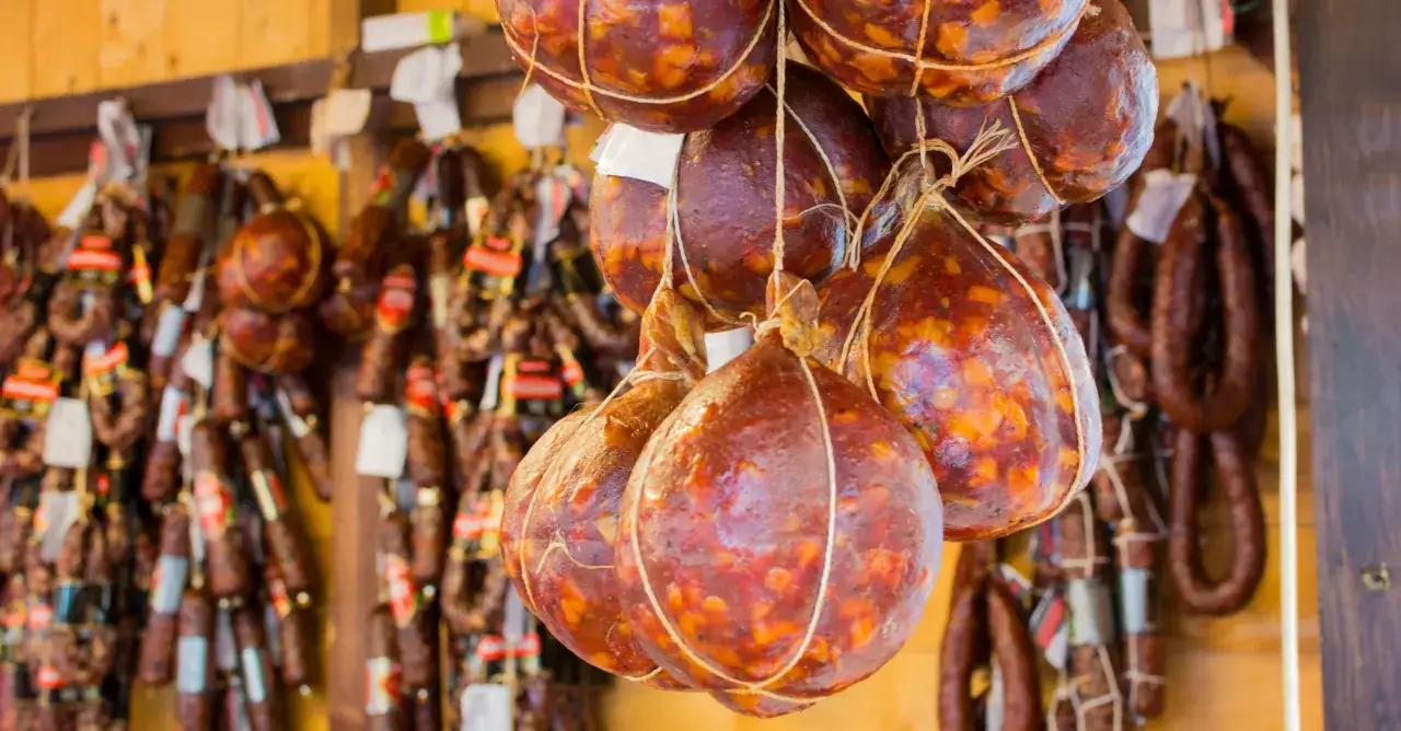 Co warto przywieźć z Litwy? Najlepsze pamiątki i regionalne skarby