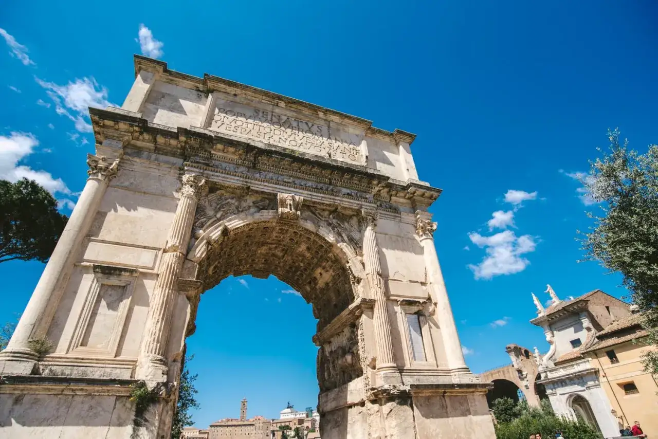 Ile kosztuje nocleg w Rzymie? Ceny, czynniki i sposoby na oszczędność